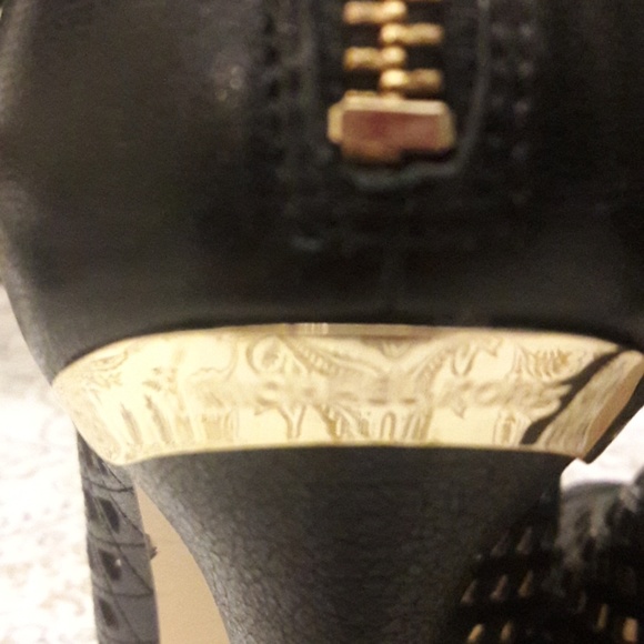 SOLD NEW! Michael Kors Peep Toe Platform Caged Booties - Picture 6 of 7